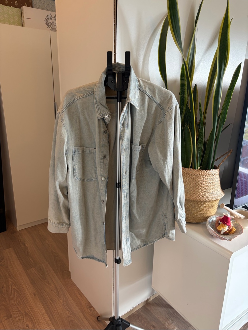 H&M &Denim Light Wash Denim Shirt Jacket - Casual Women's Overshirt
